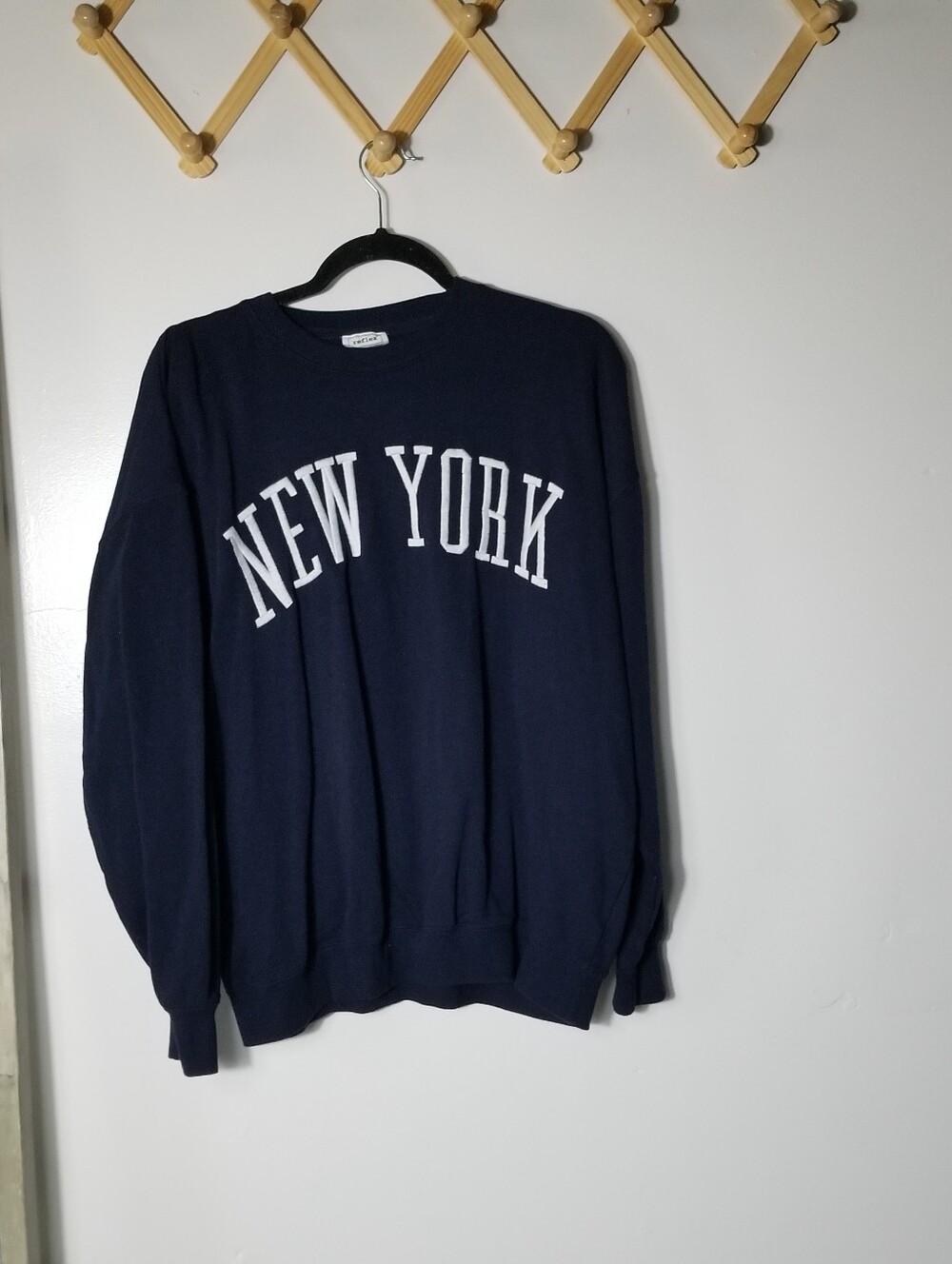 REFLEX WOMEN'S NEW YORK CREWNECK SWEATSHIRT SIZE LARGE